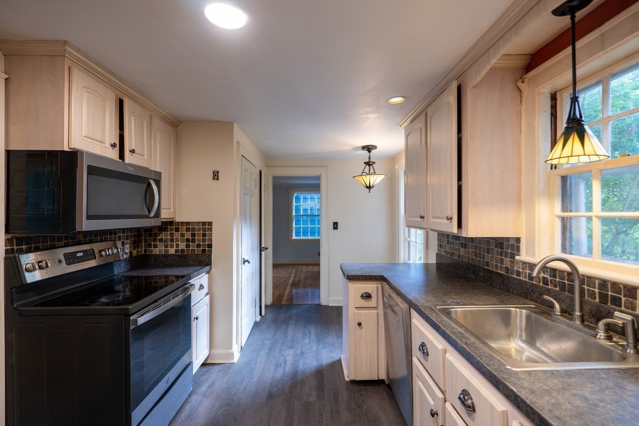 Single Family Residence at 11 Homestead Road, Lynnfield MA 01940, Lynnfield, photo 8 of 22