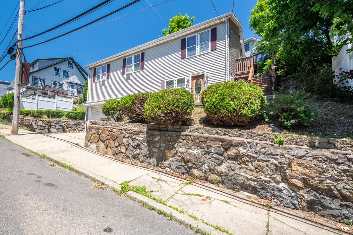 Single Family Residence at 23 Lovers Leap Ave, Lynn MA 01904, Lynn, photo 2 of 19
