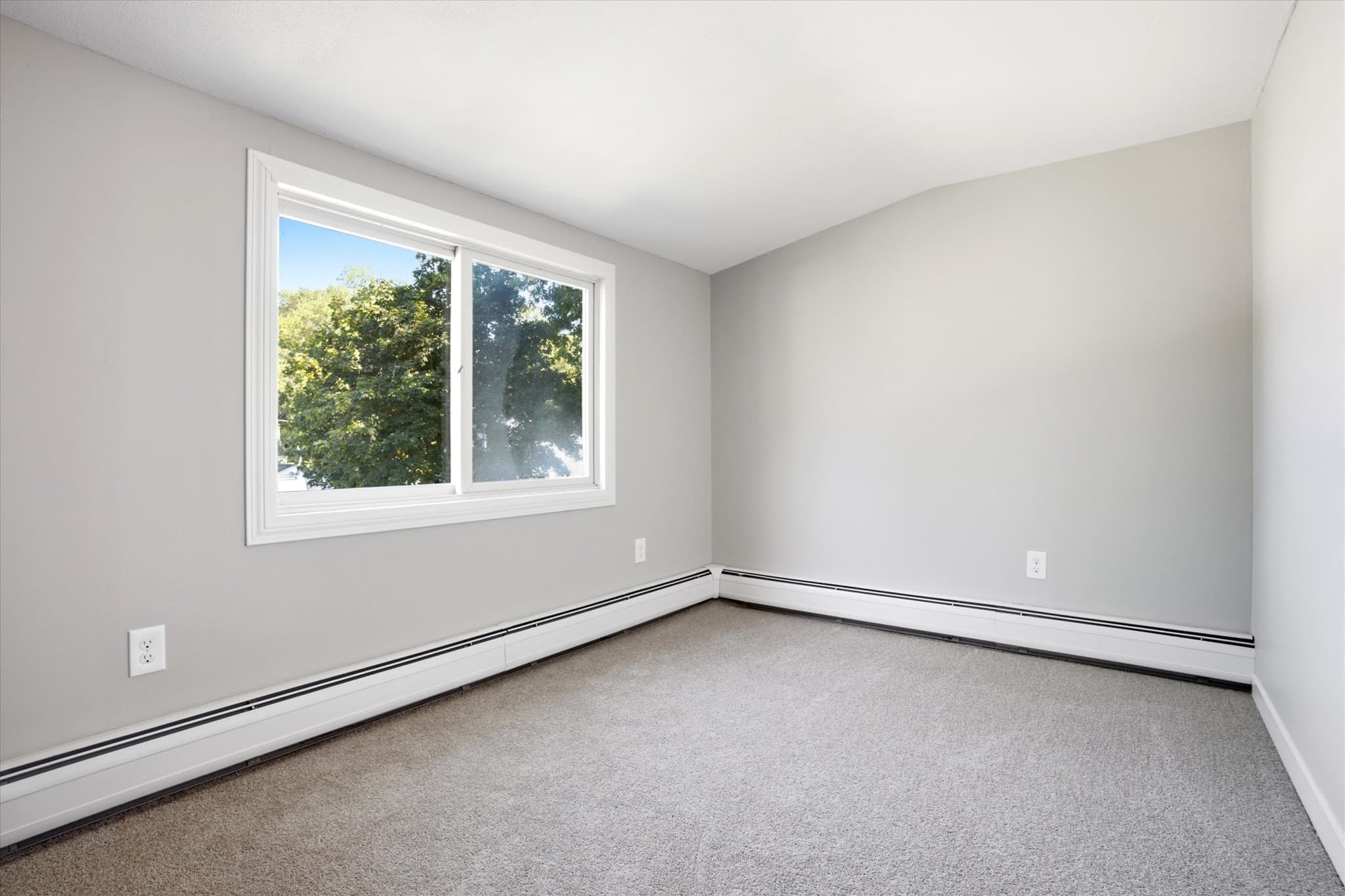 Single Family Residence at 6 Pleasant St, Chelmsford MA 01824, photo 27 of 42
