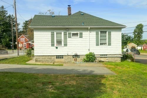 Single Family Residence at 2641 N Main St, Fall River MA 02720, Fall River, photo 18 of 20