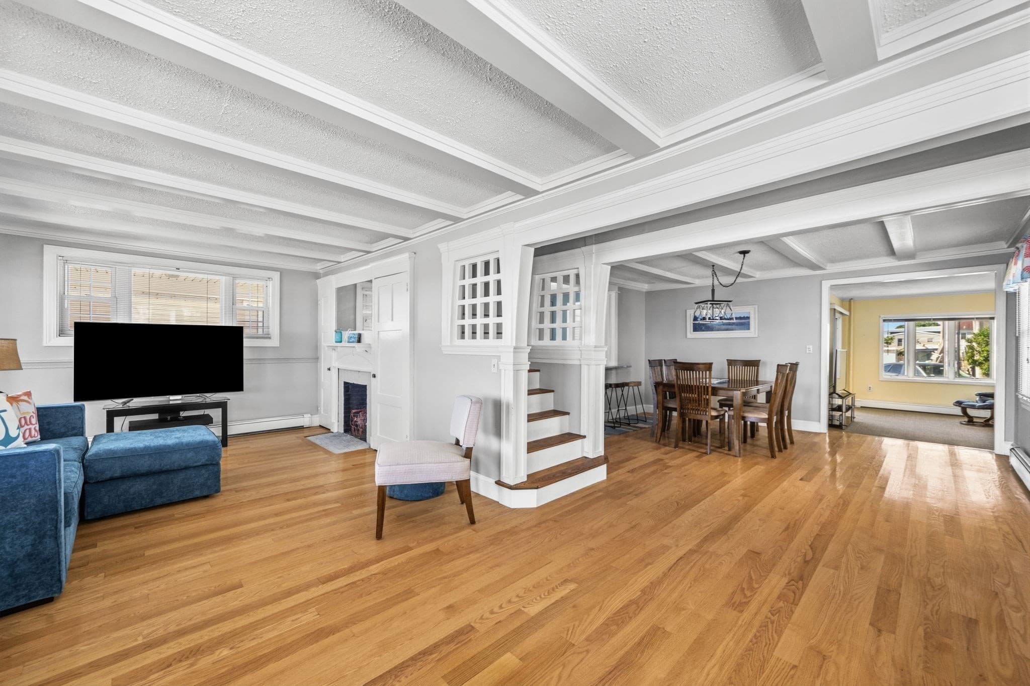 Single Family Residence at 331 Beach Ave, Hull MA 02045, Hull, photo 5 of 26
