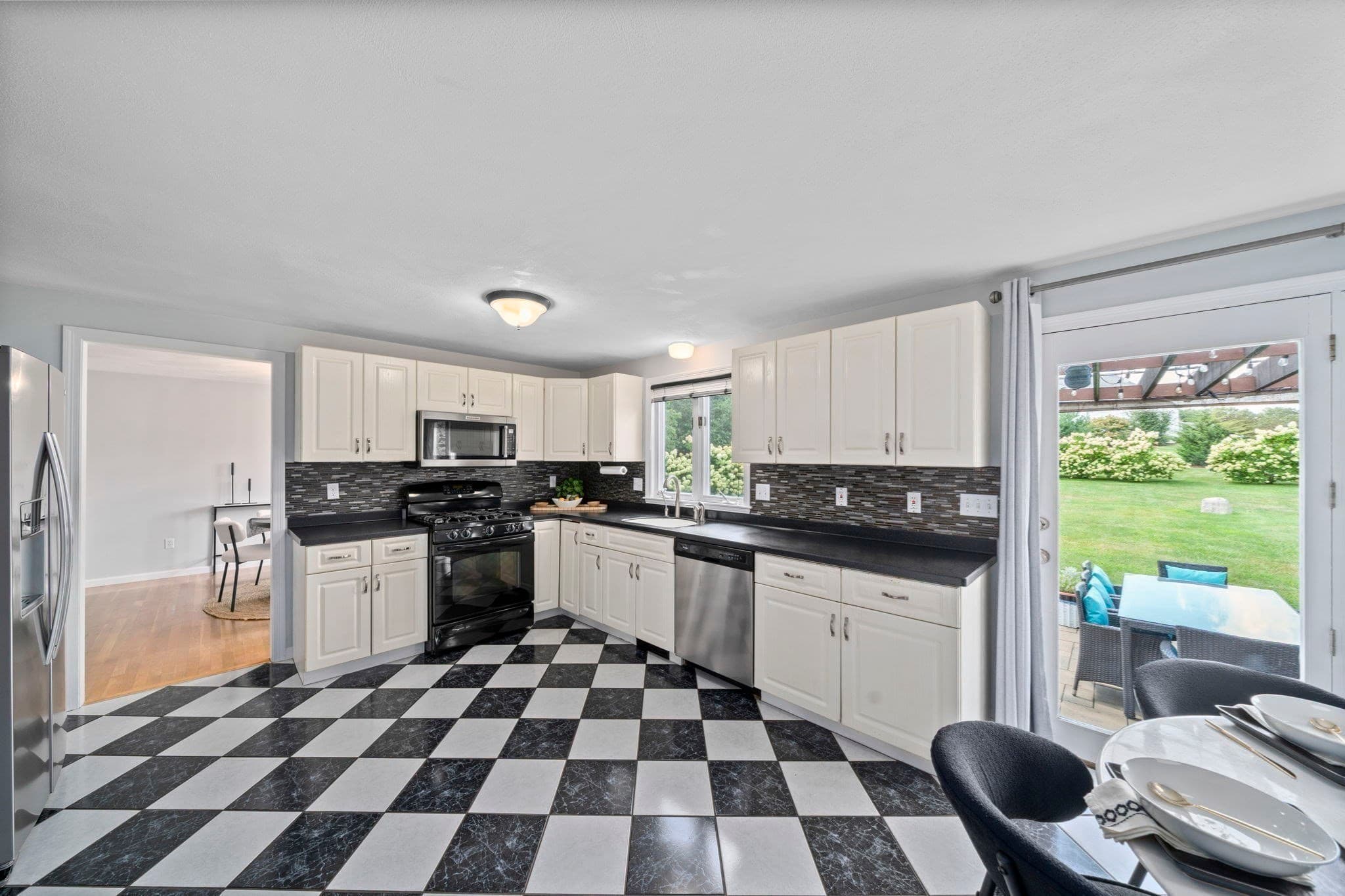 Single Family Residence at 27 Sparrow Rd, Stoughton MA 02072, Stoughton, photo 7 of 41