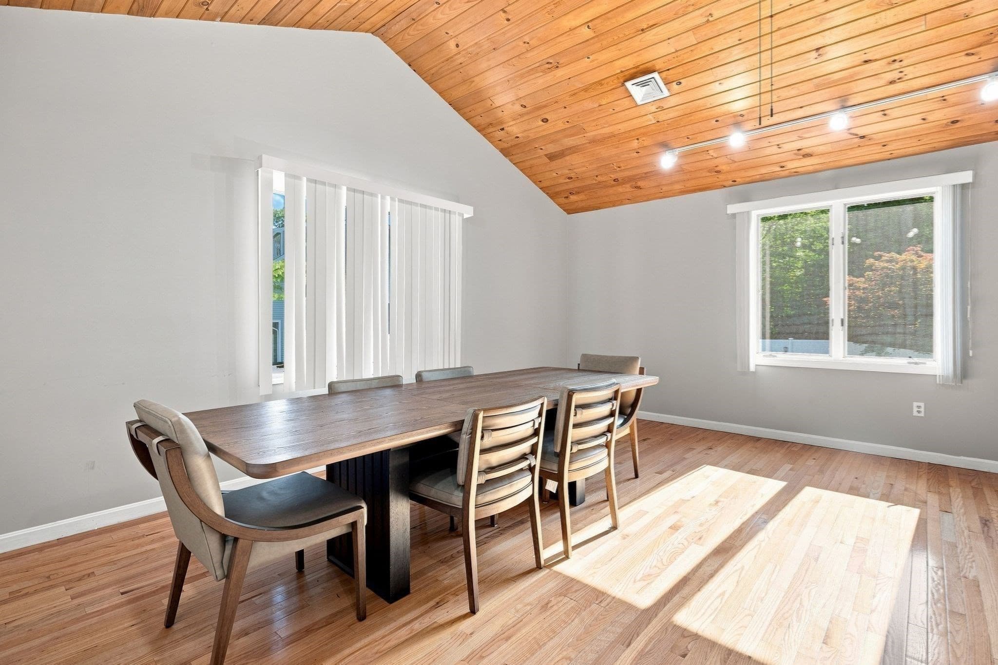Condominium at 2002 Pheasant Creek Lane # 2002, Peabody MA 01960, Peabody, photo 33 of 41