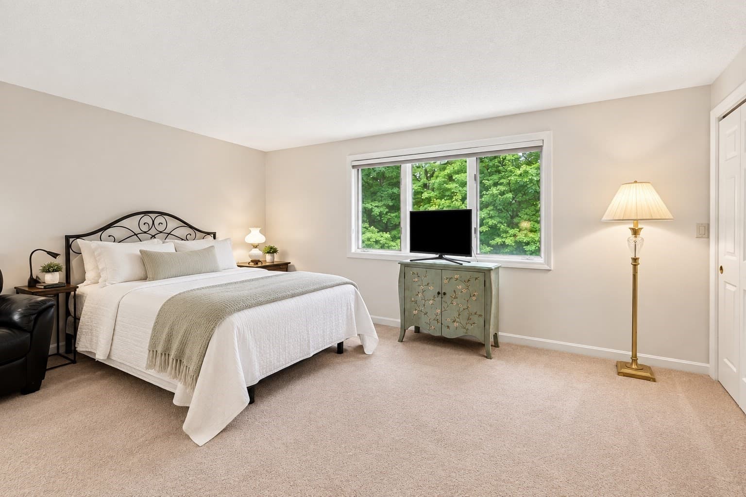 Condominium at 2002 Pheasant Creek Lane # 2002, Peabody MA 01960, Peabody, photo 14 of 41