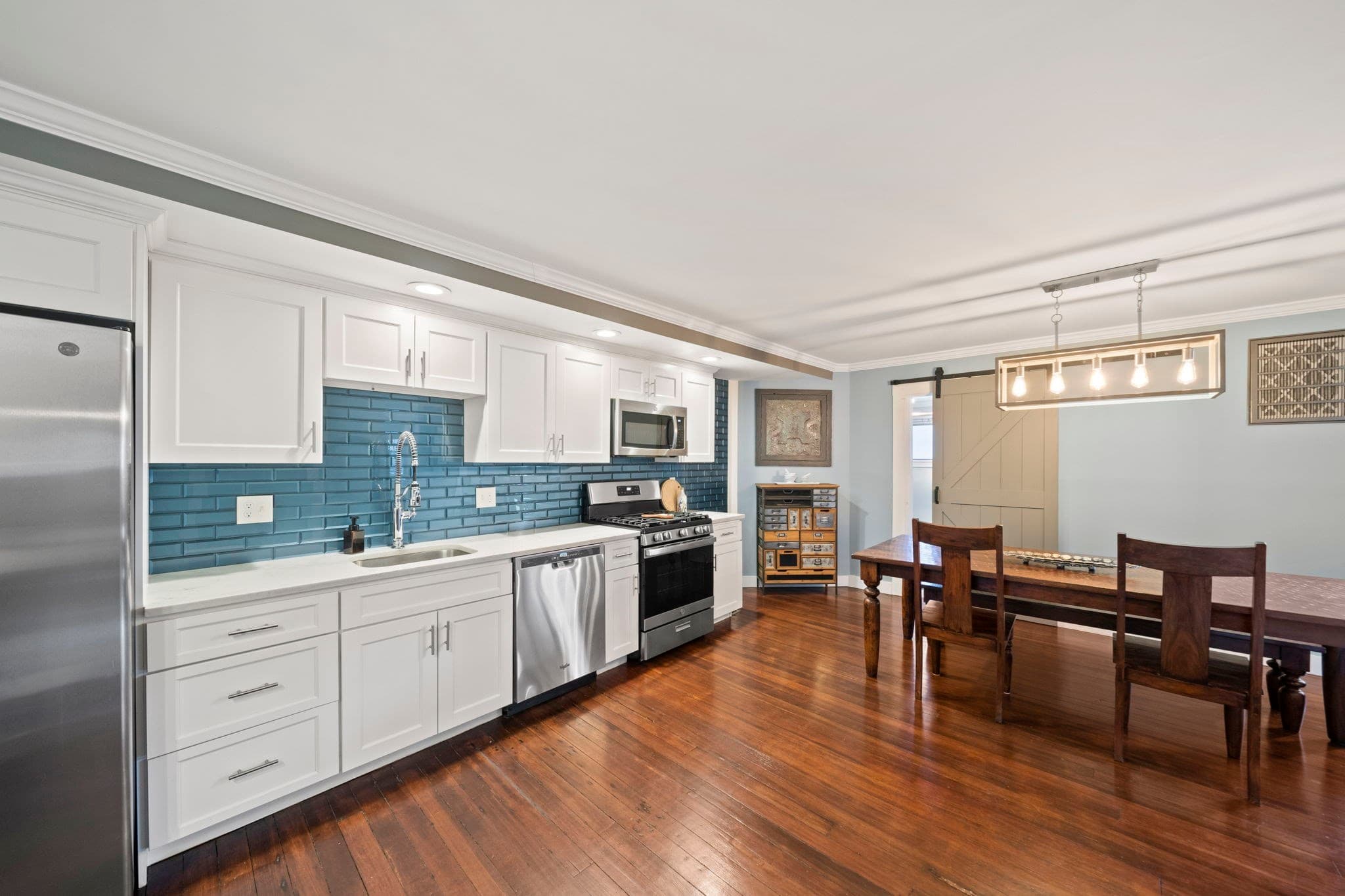 Single Family Residence at 3 Lincoln St, Hull MA 02045, Hull, photo 10 of 42