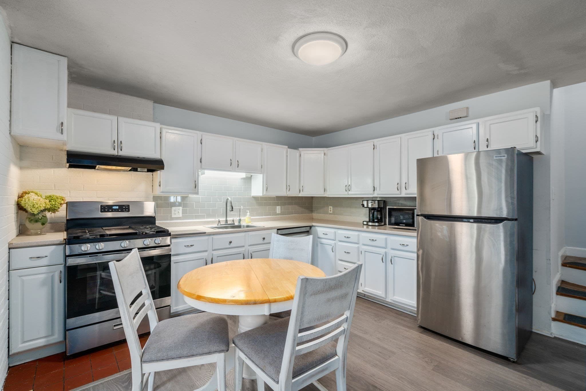 Single Family Residence at 33 Plant Rd, Waltham MA 02451, photo 7 of 41