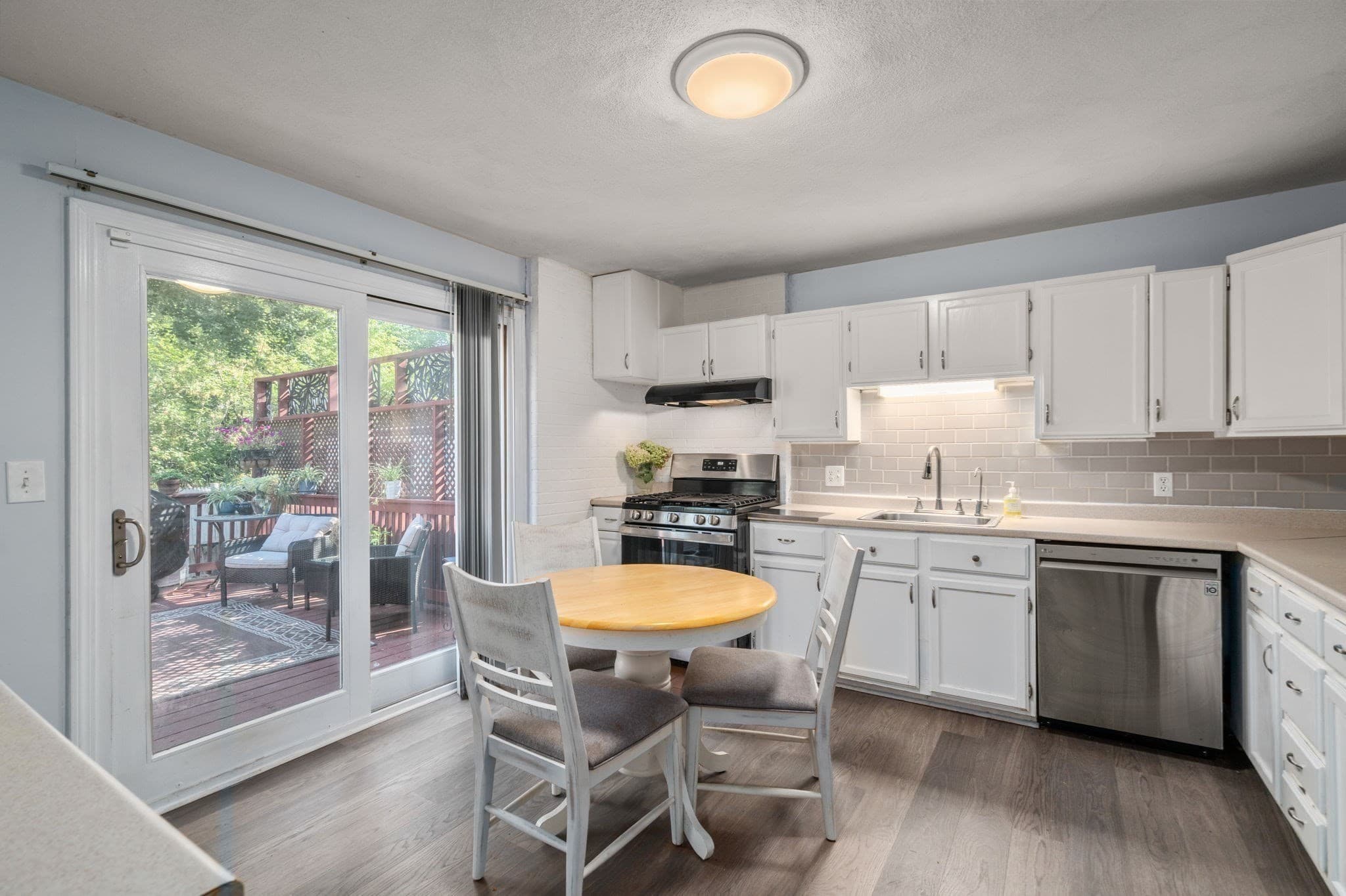 Single Family Residence at 33 Plant Rd, Waltham MA 02451, photo 5 of 41