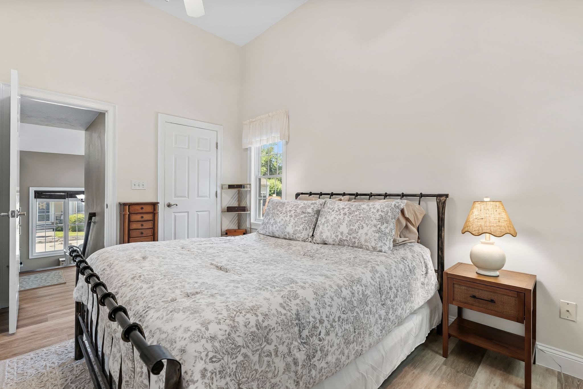 Condominium at 864 Brockton Ave # 864, Abington MA 02351, Abington, photo 19 of 36
