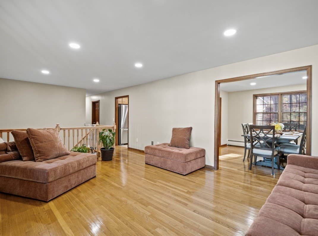 Single Family Residence at 38 Fort Sumter Dr, Holden MA 01520, Holden, photo 5 of 35