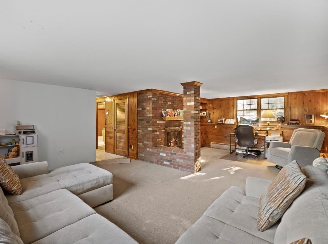 Single Family Residence at 38 Fort Sumter Dr, Holden MA 01520, Holden, photo 21 of 35