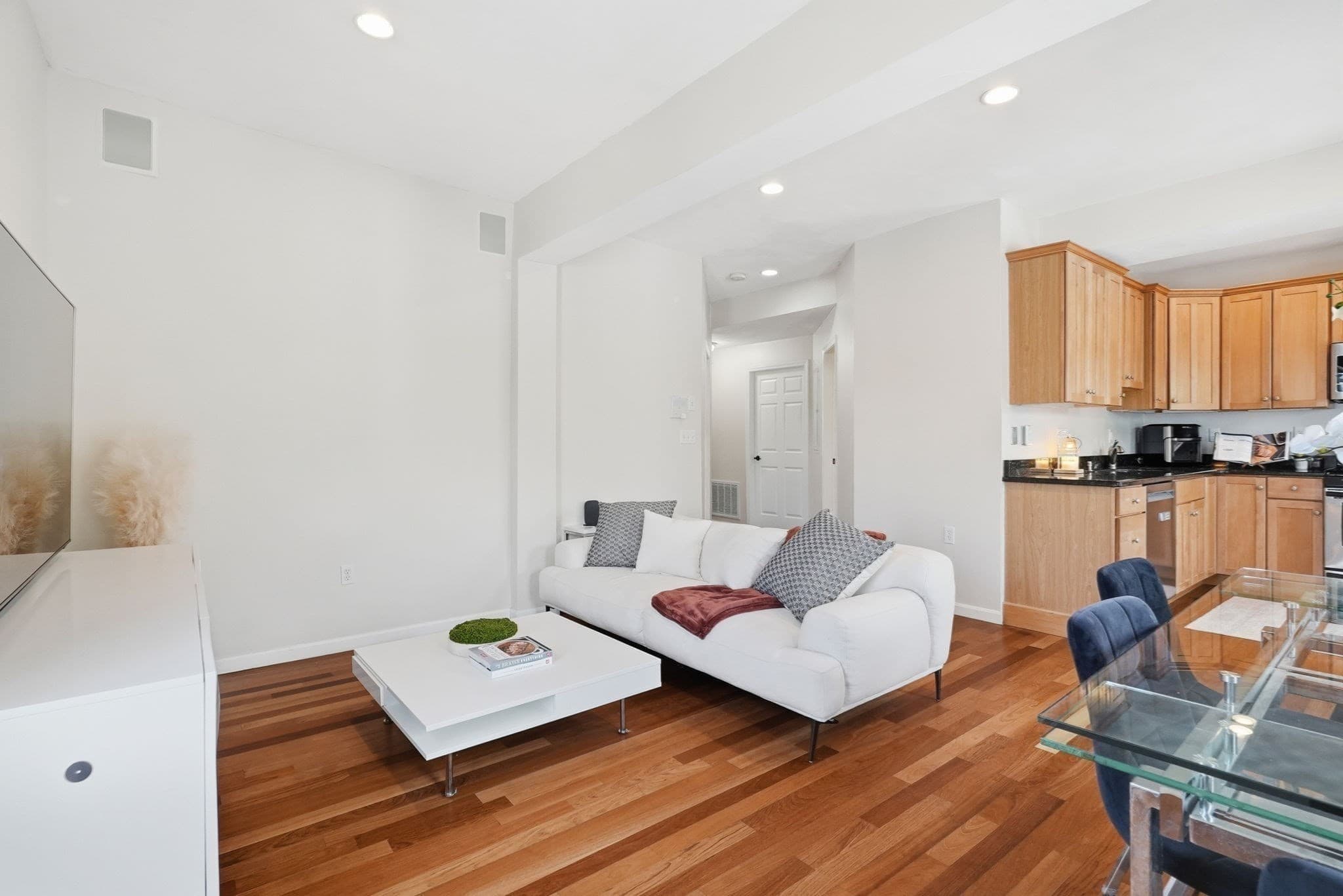 Condominium at 841 Saratoga St, Boston MA 02128, Boston, photo 2 of 27