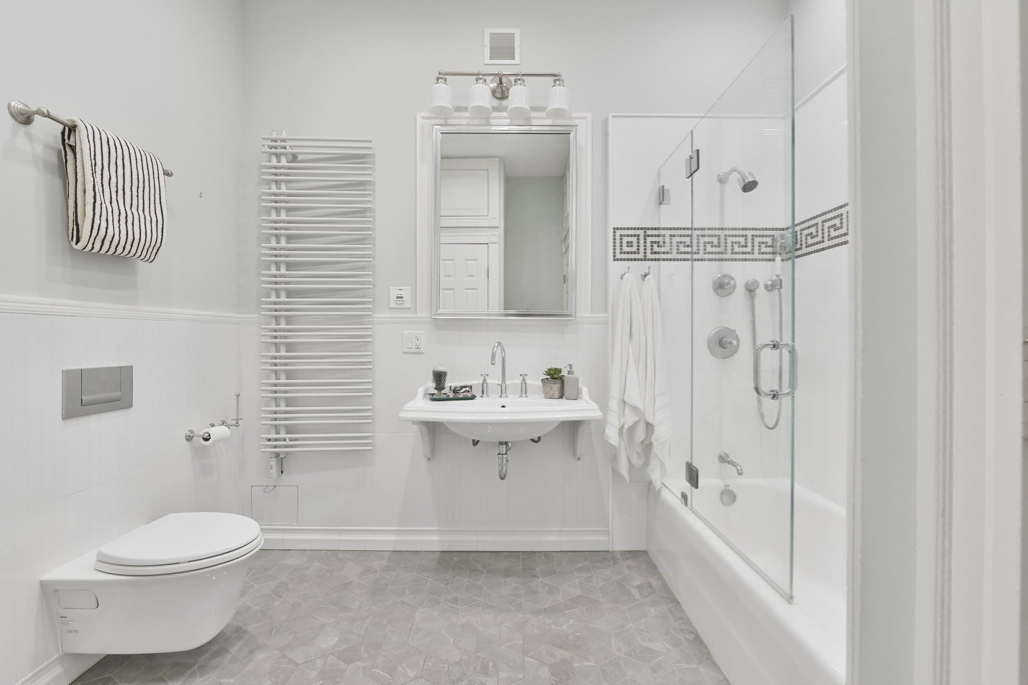 Condominium at 160 Commonwealth Avenue # 414, Boston MA 02116, photo 17 of 25