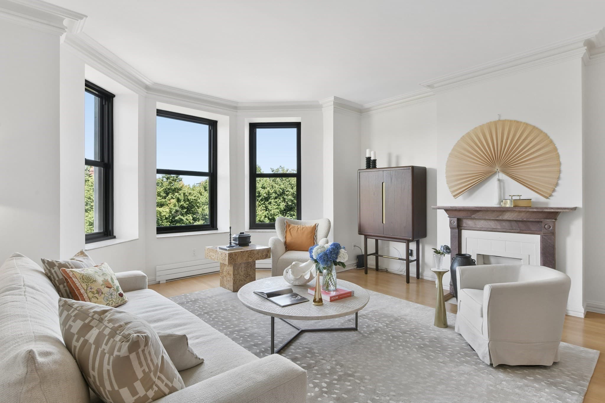 Condominium at 160 Commonwealth Avenue # 414, Boston MA 02116, photo 3 of 25