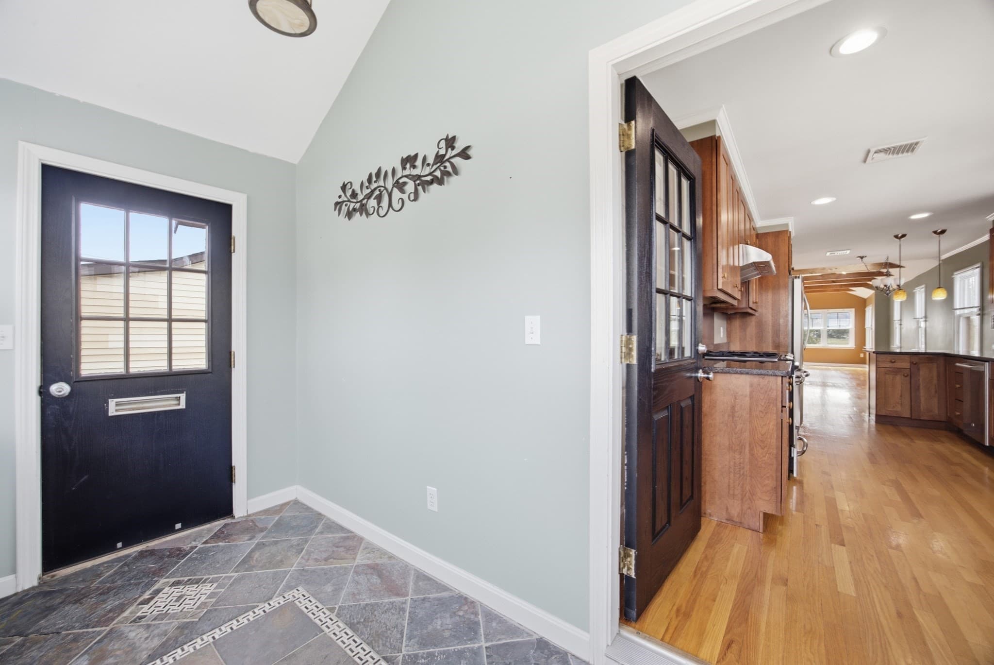 Single Family Residence at 175 Rhoda St, Quincy MA 02169, Quincy, photo 6 of 38