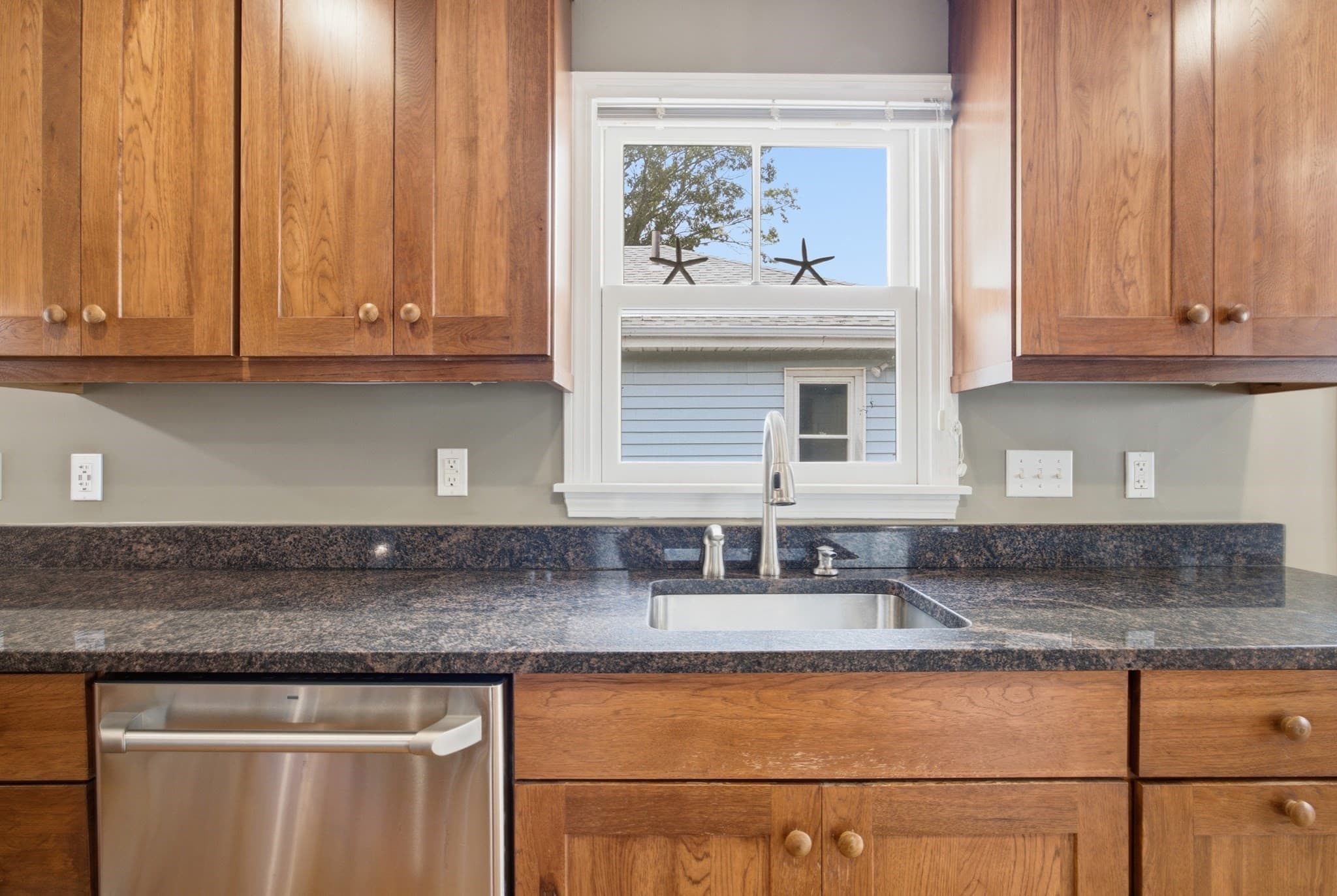 Single Family Residence at 175 Rhoda St, Quincy MA 02169, Quincy, photo 10 of 38