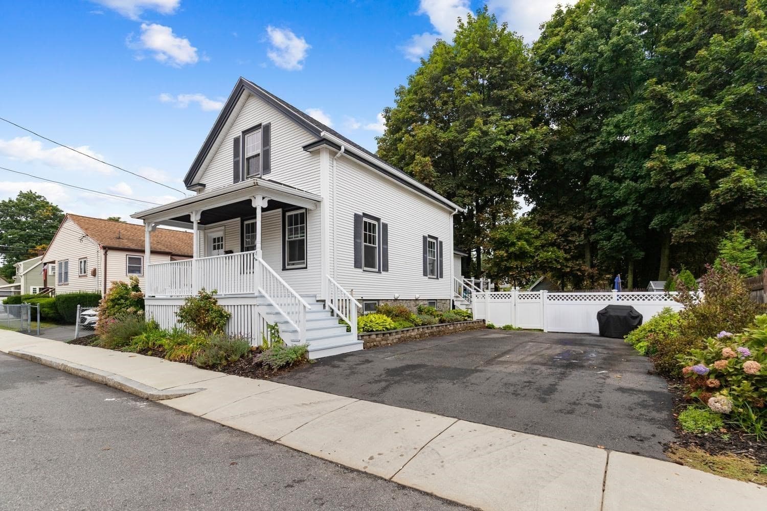 Single Family Residence at 8 Cliff St, Malden MA 02148, Malden, photo 4 of 36