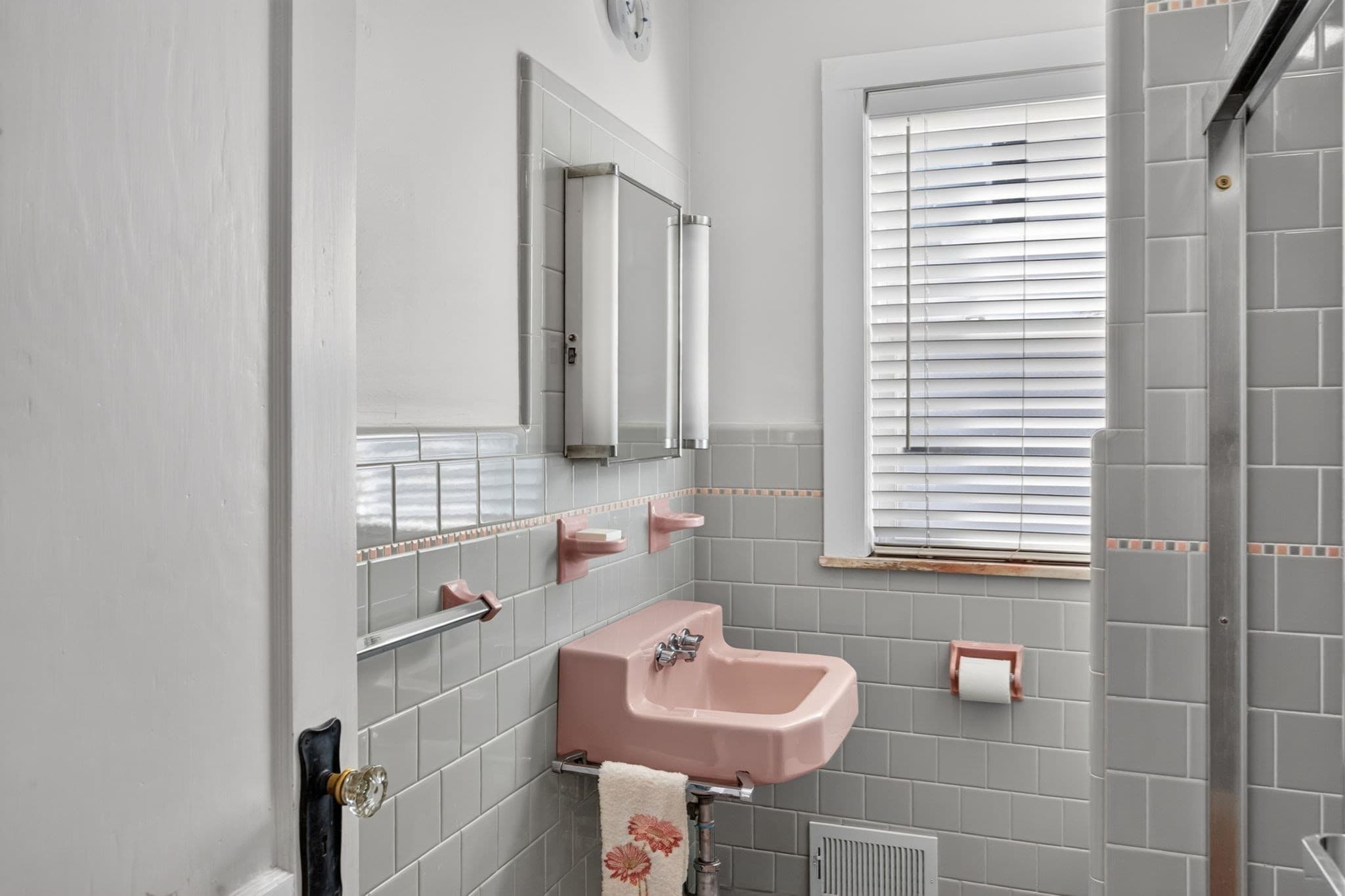 Single Family Residence at 39 Junior St, New Bedford MA 02740, New Bedford, photo 27 of 41