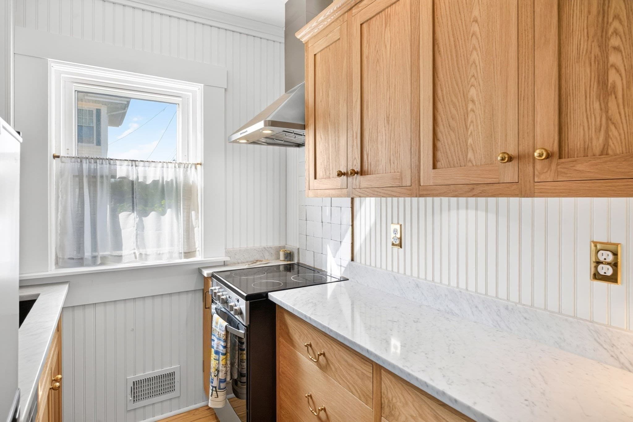 Single Family Residence at 39 Junior St, New Bedford MA 02740, New Bedford, photo 22 of 41