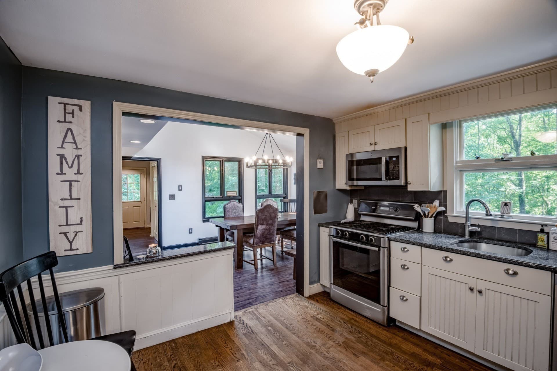 Single Family Residence at 175 Oak St, Franklin MA 02038, Franklin, photo 6 of 28