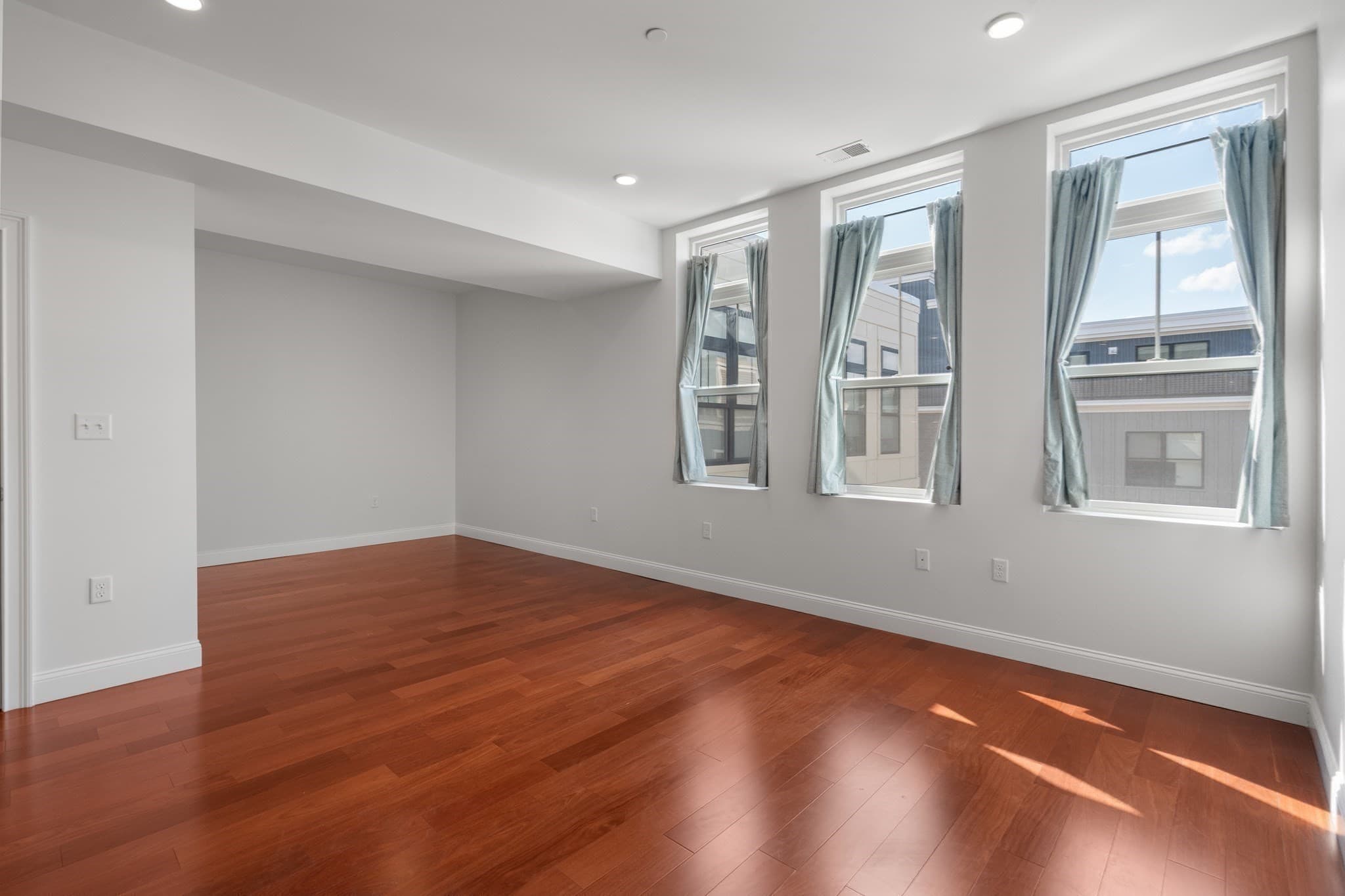 Condominium at 170 W Broadway # 411, Boston MA 02127, Boston, photo 12 of 37