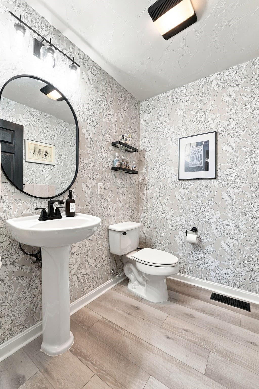Condominium at 38 Maple Ter # 38, Plainville MA 02762, Plainville, photo 10 of 41