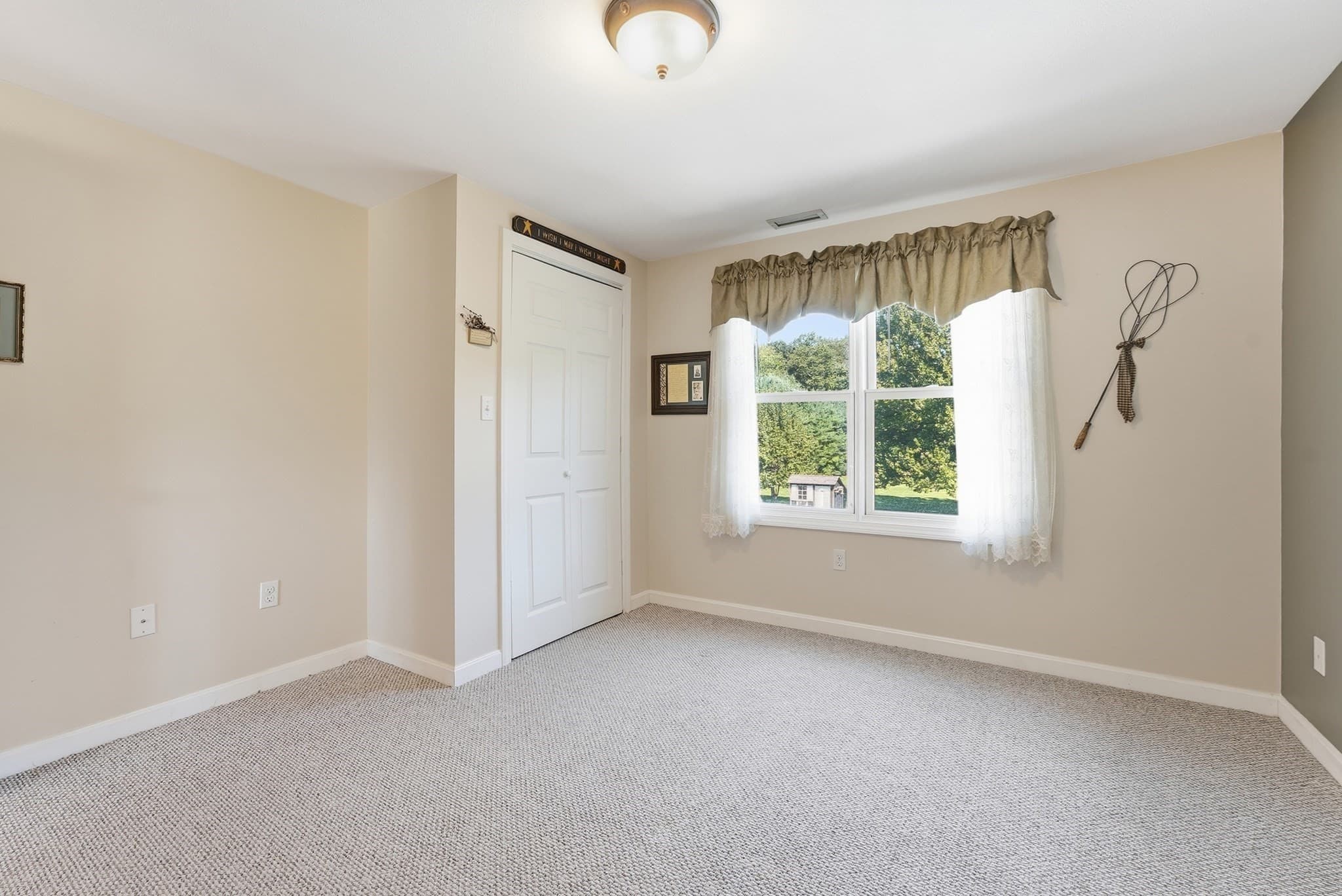 Single Family Residence at 80 Green Meadow Lane, West Springfield MA 01089, West Springfield, photo 27 of 41
