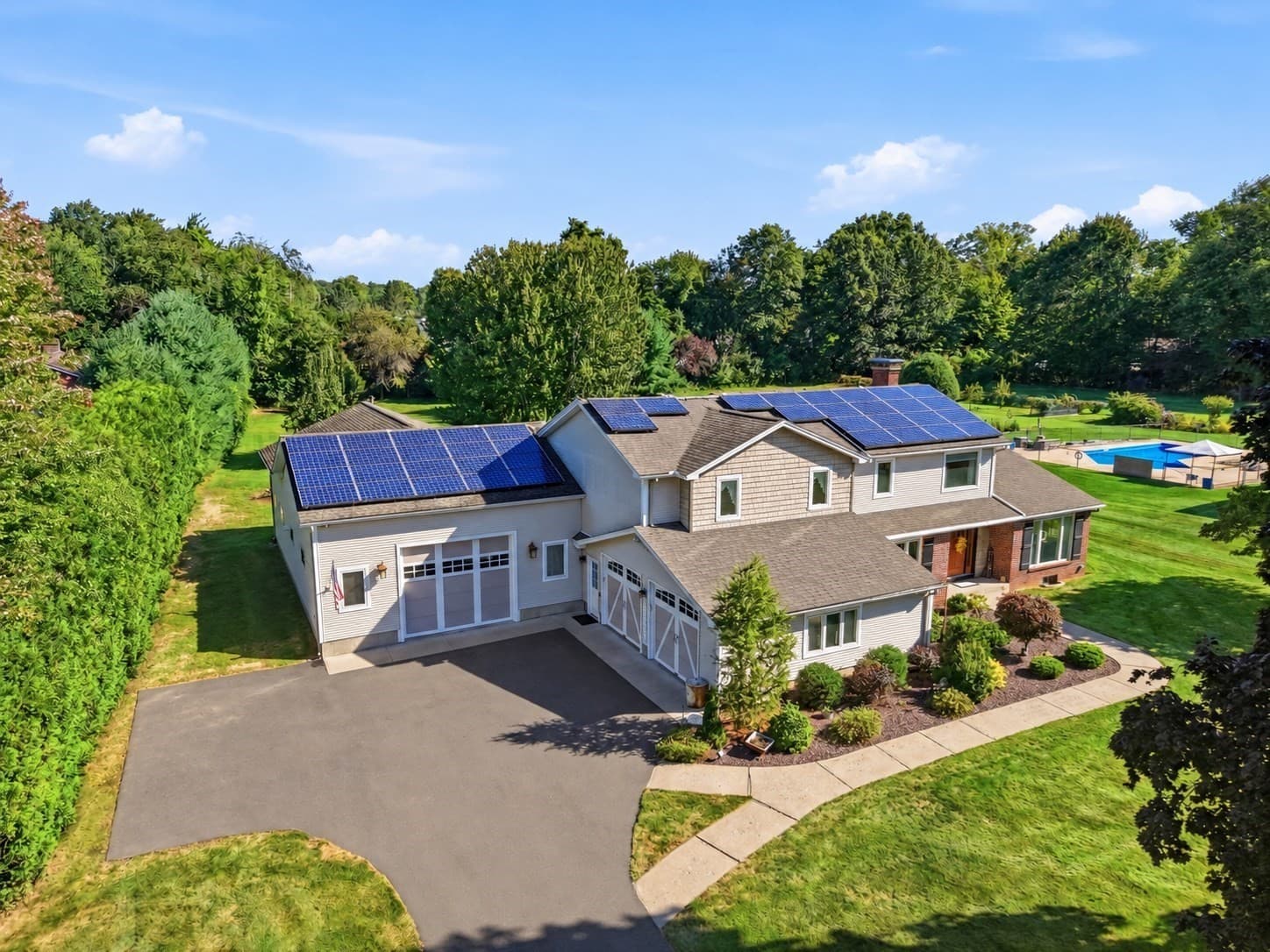 Single Family Residence at 80 Green Meadow Lane, West Springfield MA 01089, West Springfield, photo 2 of 41