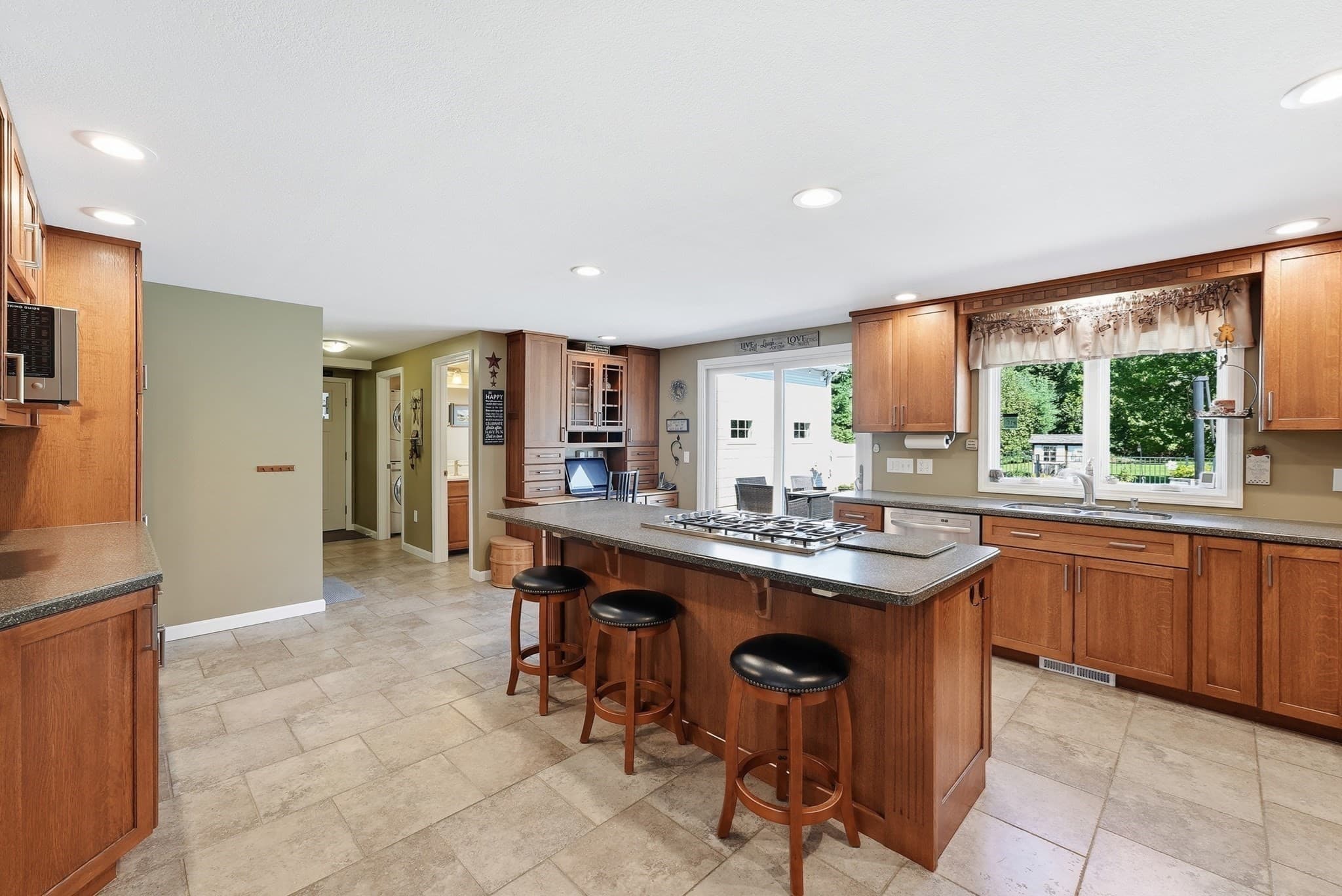 Single Family Residence at 80 Green Meadow Lane, West Springfield MA 01089, West Springfield, photo 6 of 41