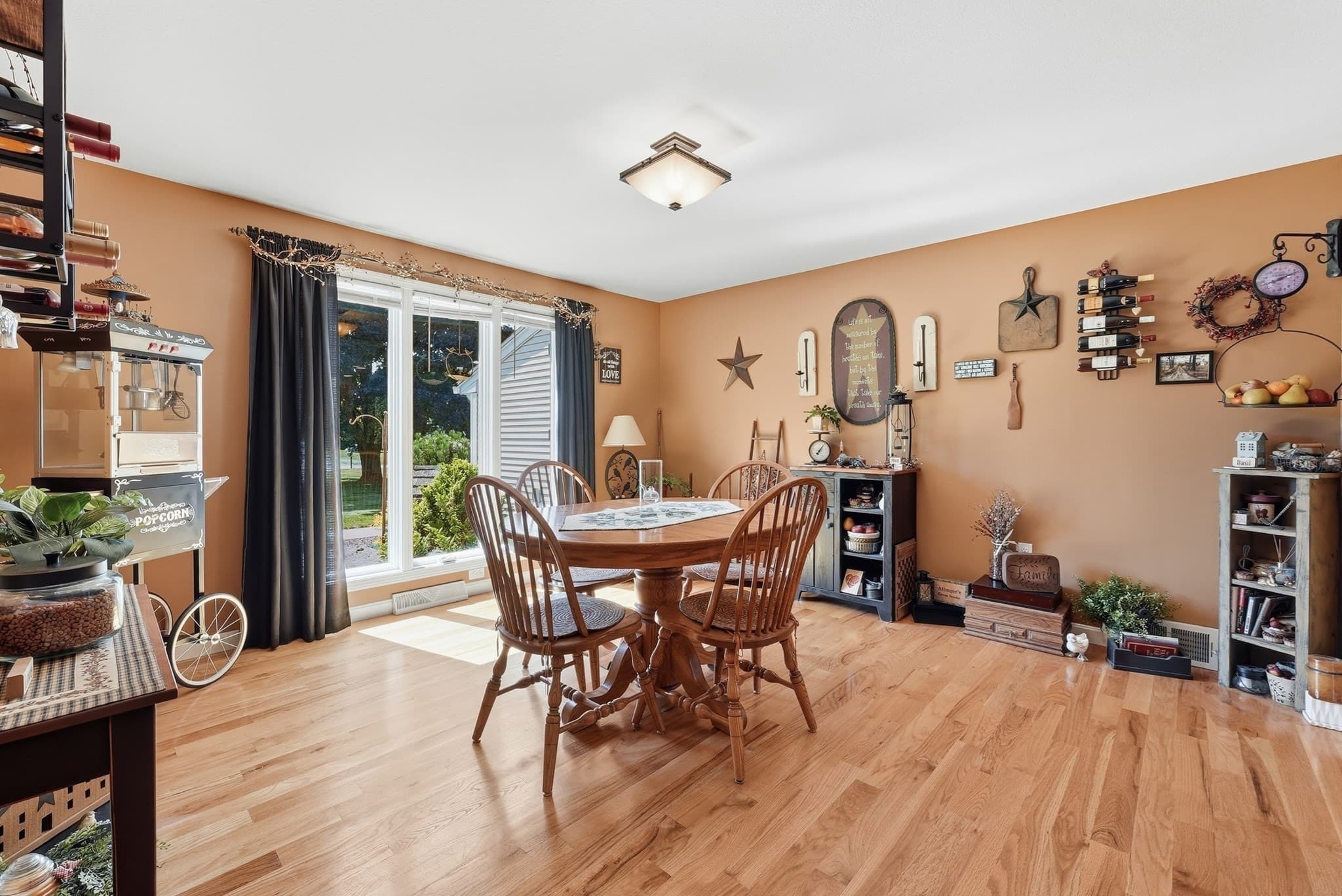 Single Family Residence at 80 Green Meadow Lane, West Springfield MA 01089, West Springfield, photo 9 of 41