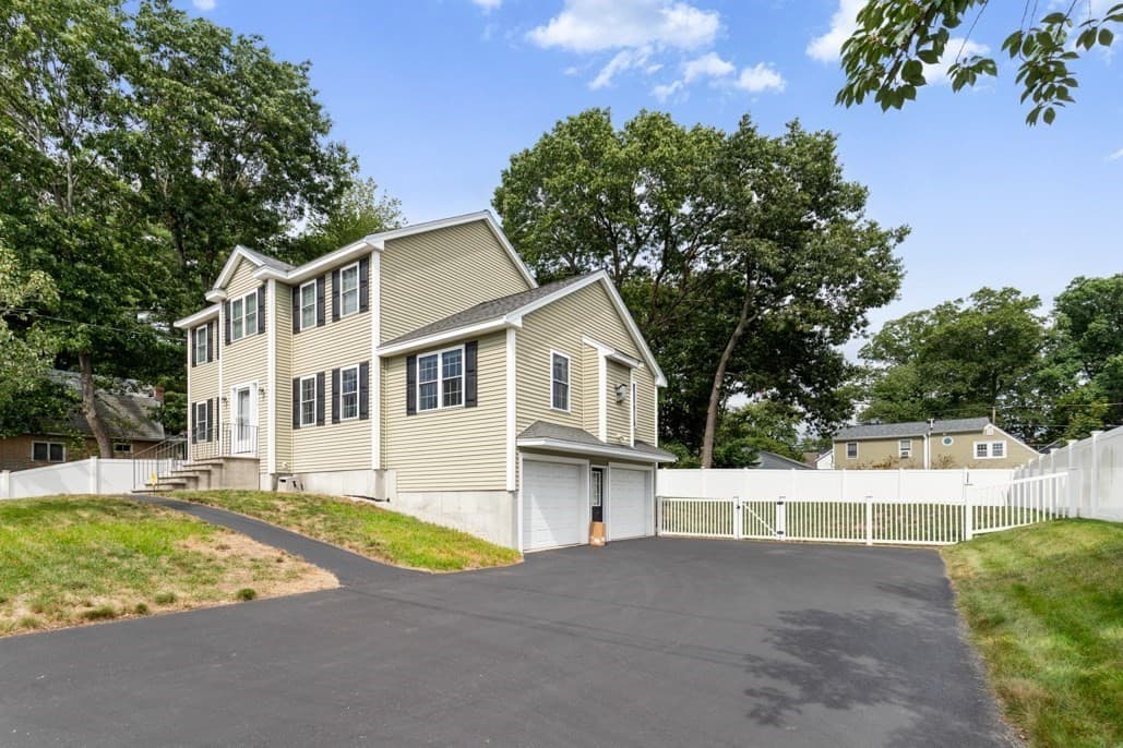 Single Family Residence at 28 Glenside Ave, Billerica MA 01821, Billerica, photo 2 of 37