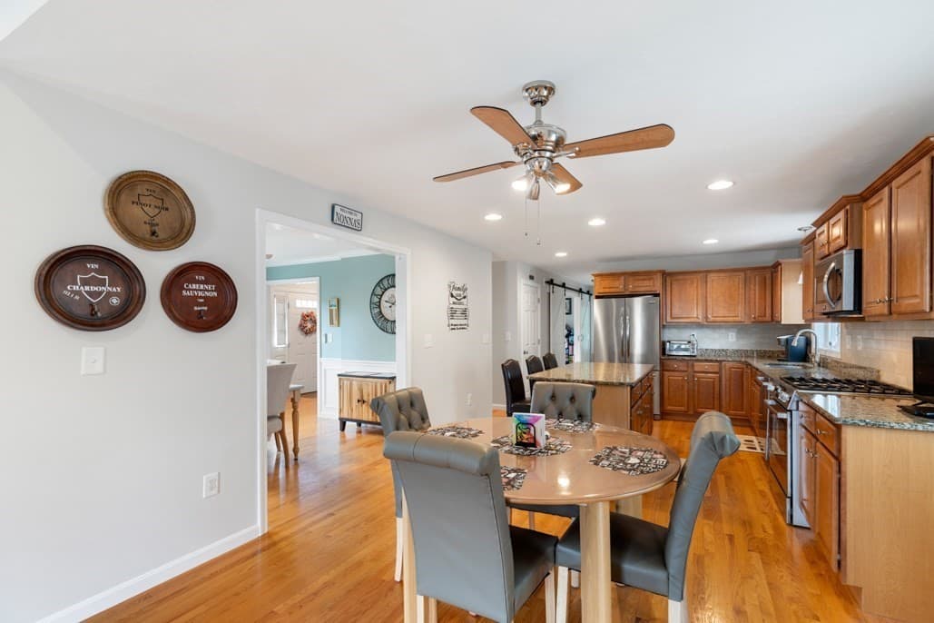 Single Family Residence at 28 Glenside Ave, Billerica MA 01821, Billerica, photo 13 of 37