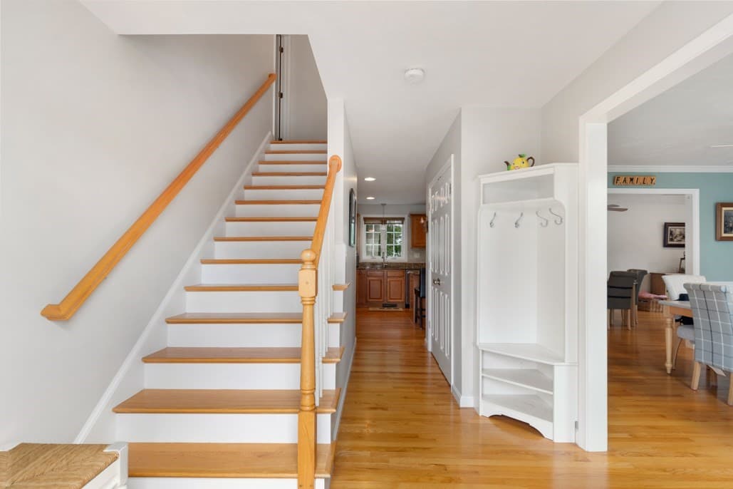 Single Family Residence at 28 Glenside Ave, Billerica MA 01821, Billerica, photo 5 of 37
