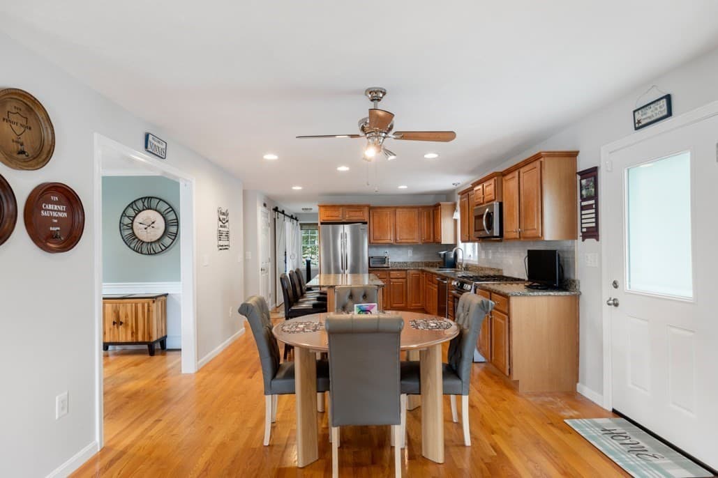 Single Family Residence at 28 Glenside Ave, Billerica MA 01821, Billerica, photo 11 of 37