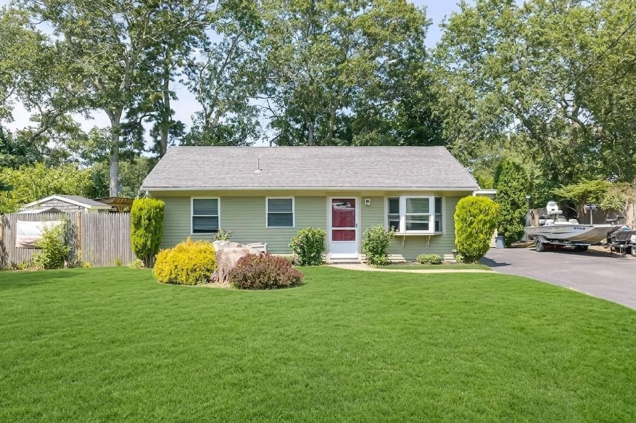 Single Family Residence at 5 Birch St, Bourne MA 02532, Bourne, photo 2 of 31