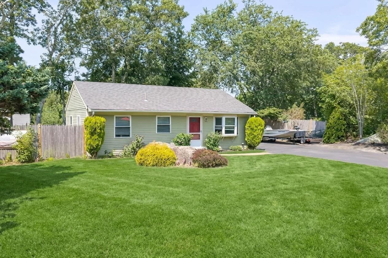 Single Family Residence at 5 Birch St, Bourne MA 02532, Bourne, photo 5 of 31