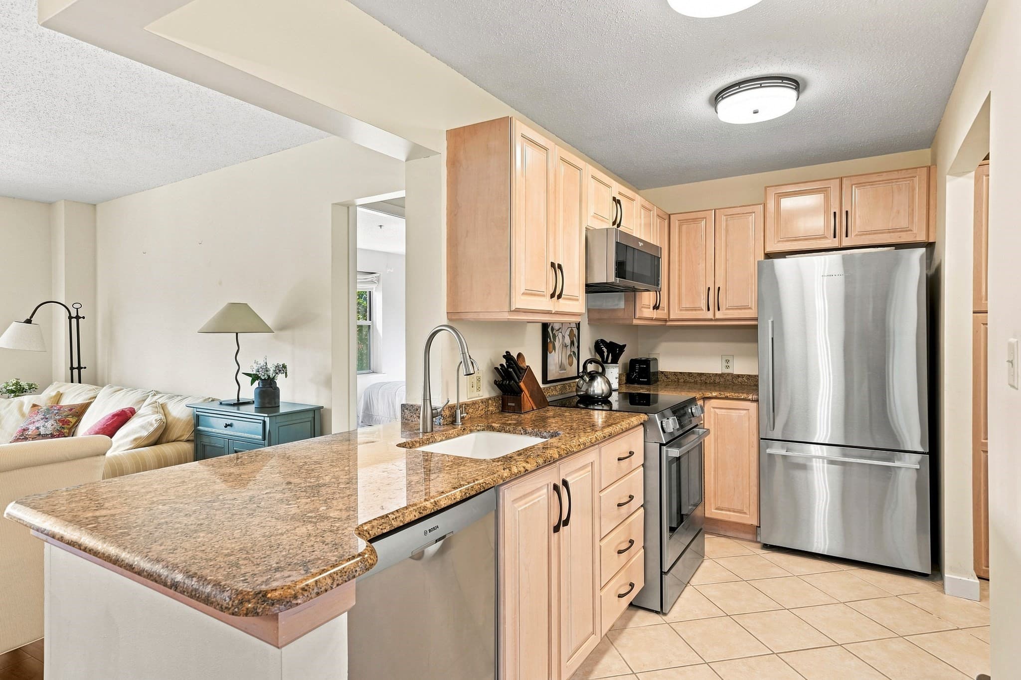 Condominium at 273 Cambridge Rd # 505, Woburn MA 01801, Woburn, photo 10 of 36