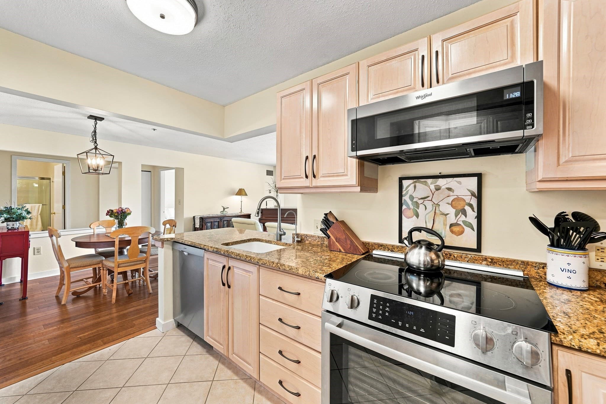 Condominium at 273 Cambridge Rd # 505, Woburn MA 01801, Woburn, photo 11 of 36