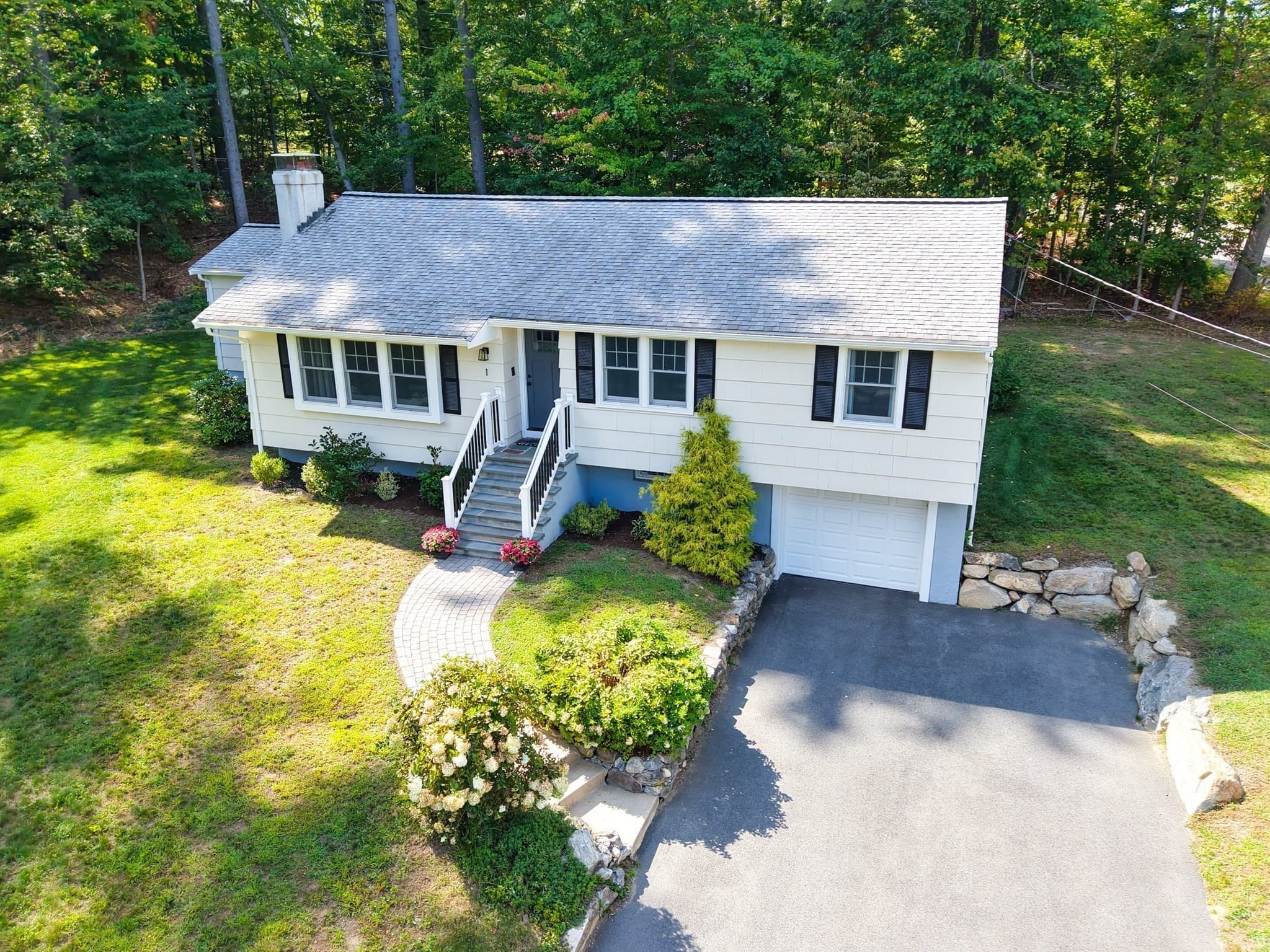 1 Duggan Rd, Acton MA 01720