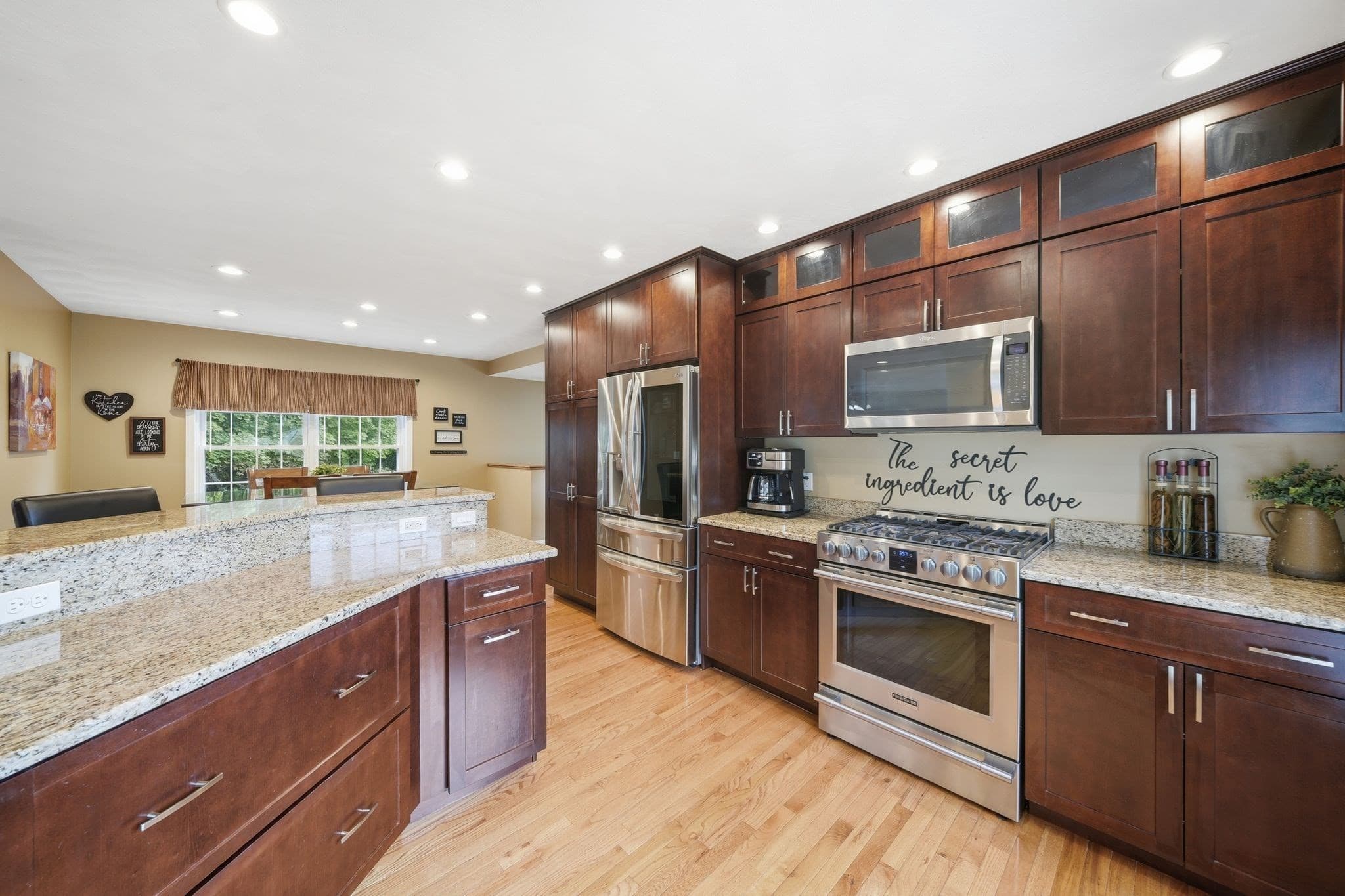 Single Family Residence at 39 Tomahawk Dr, Tewksbury MA 01876, Tewksbury, photo 8 of 42