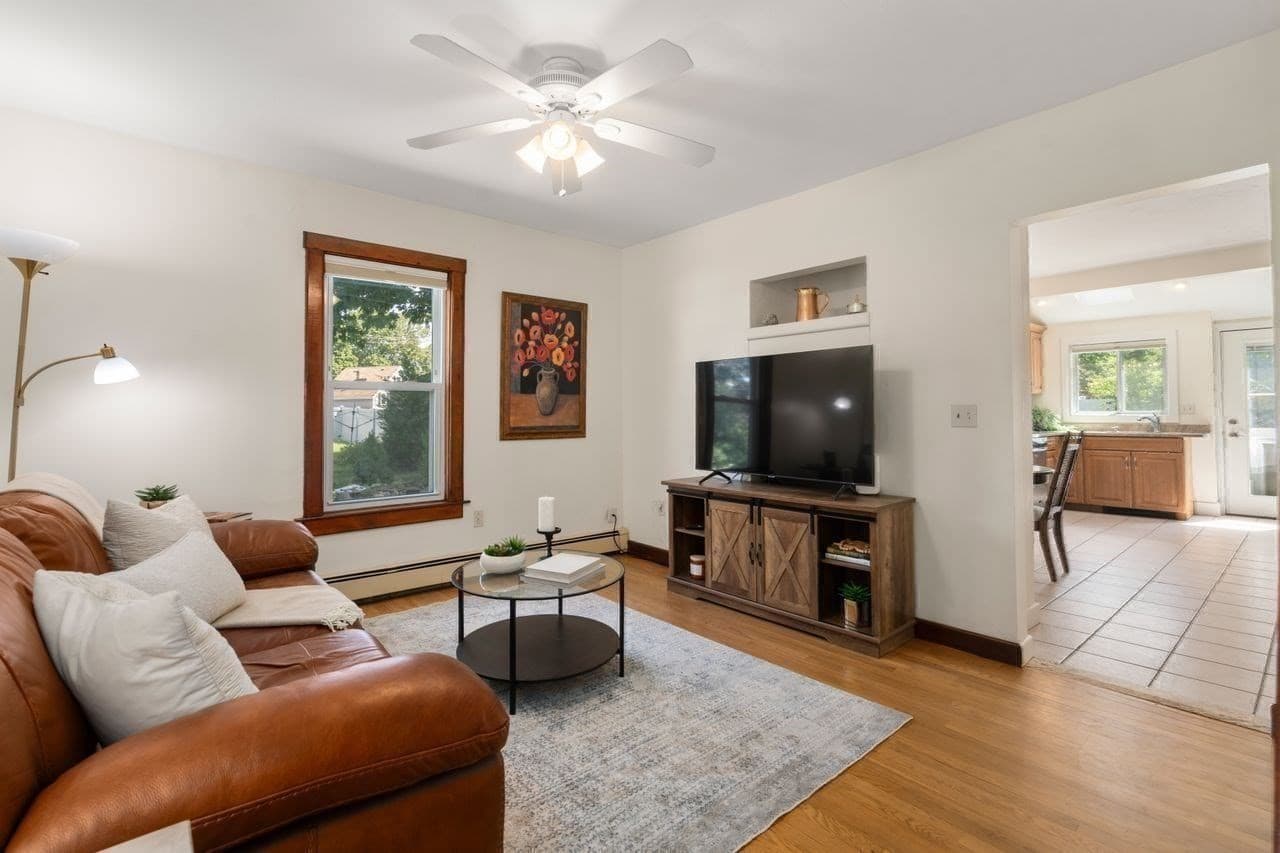 Condominium at 12 Oconnell Ave # 12, Quincy MA 02169, photo 9 of 34