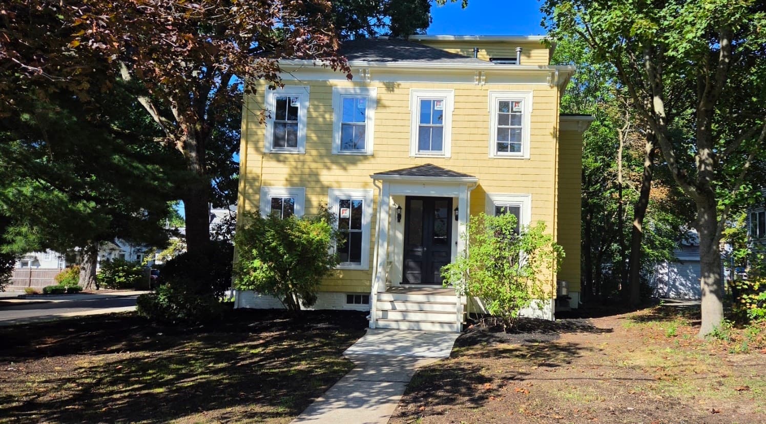 36 Mystic St, Medford MA 02155