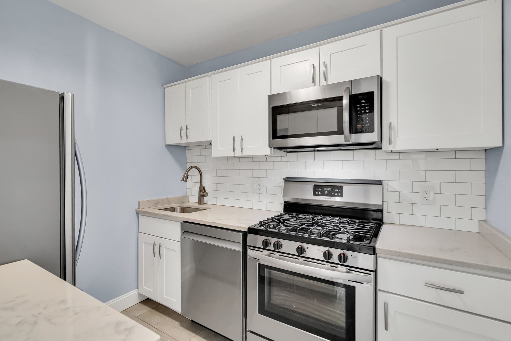 Condominium at 65 East India Row # 23A, Boston MA 02110, photo 3 of 15