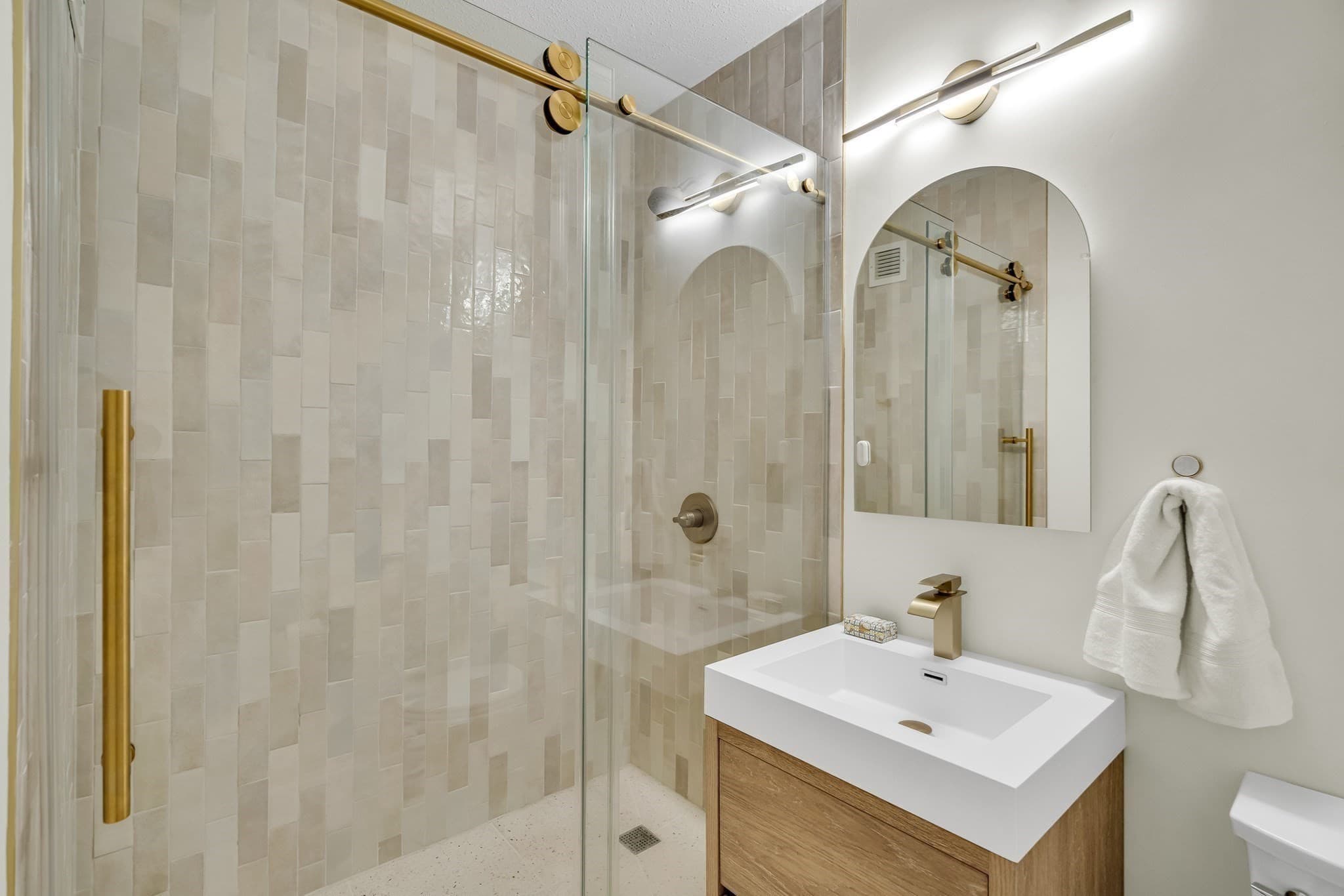 Condominium at 65 East India Row # 23A, Boston MA 02110, photo 5 of 15