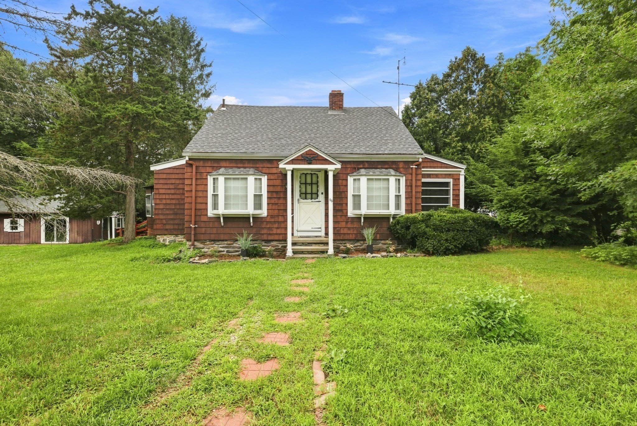 66 Charlton St, Oxford MA 01540