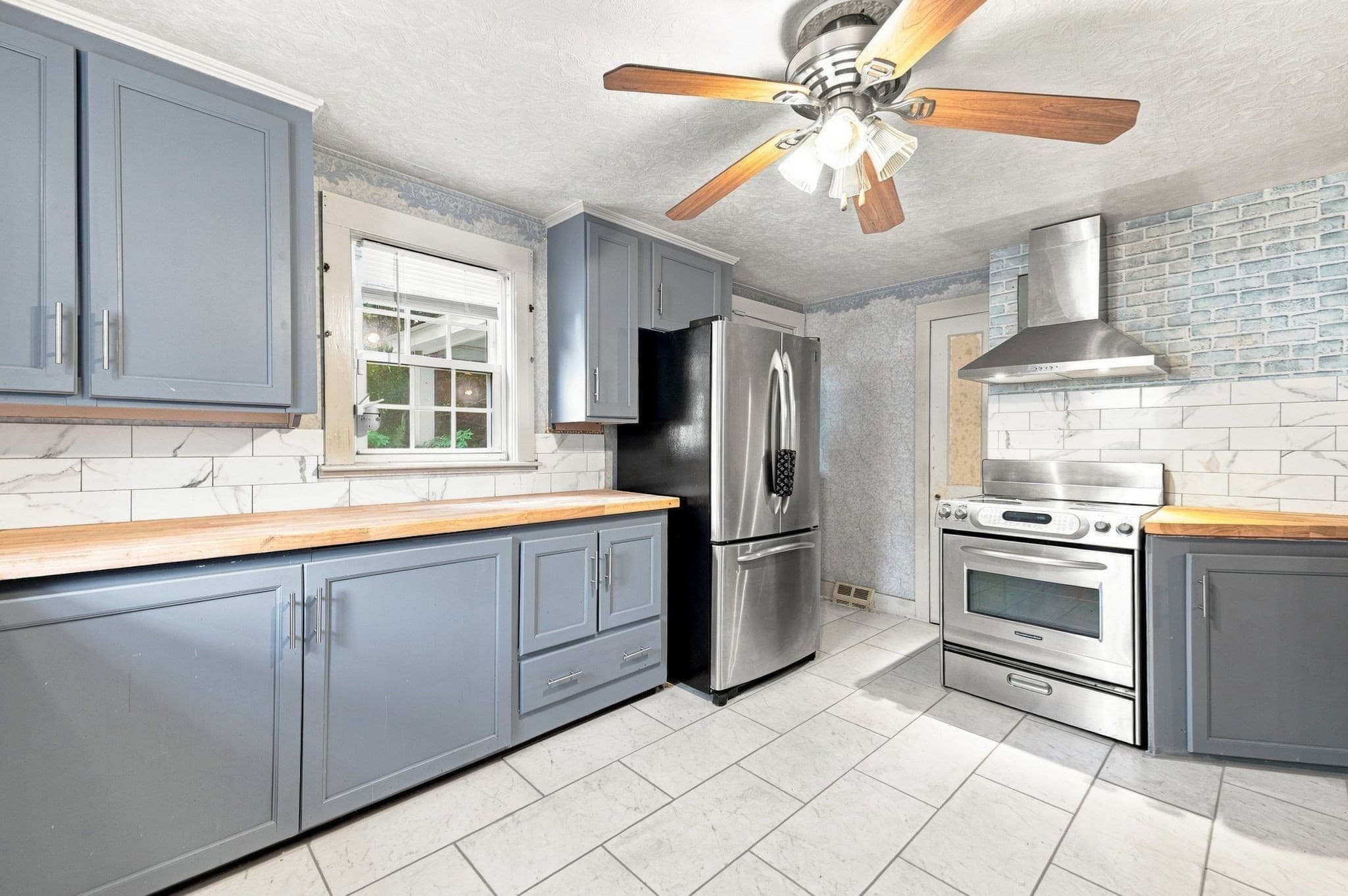 Single Family Residence at 66 Charlton St, Oxford MA 01540, Oxford, photo 9 of 40