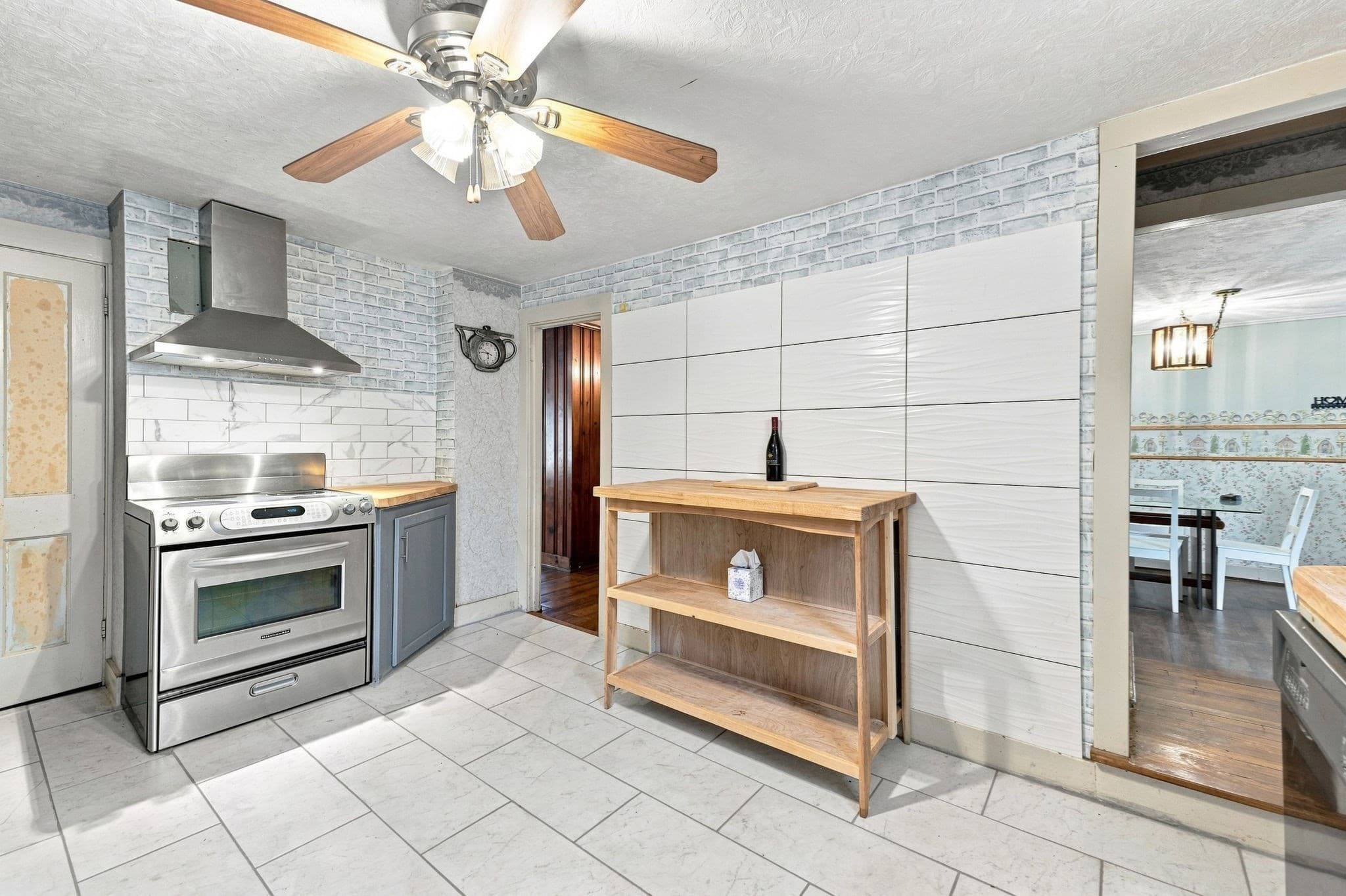 Single Family Residence at 66 Charlton St, Oxford MA 01540, Oxford, photo 10 of 40