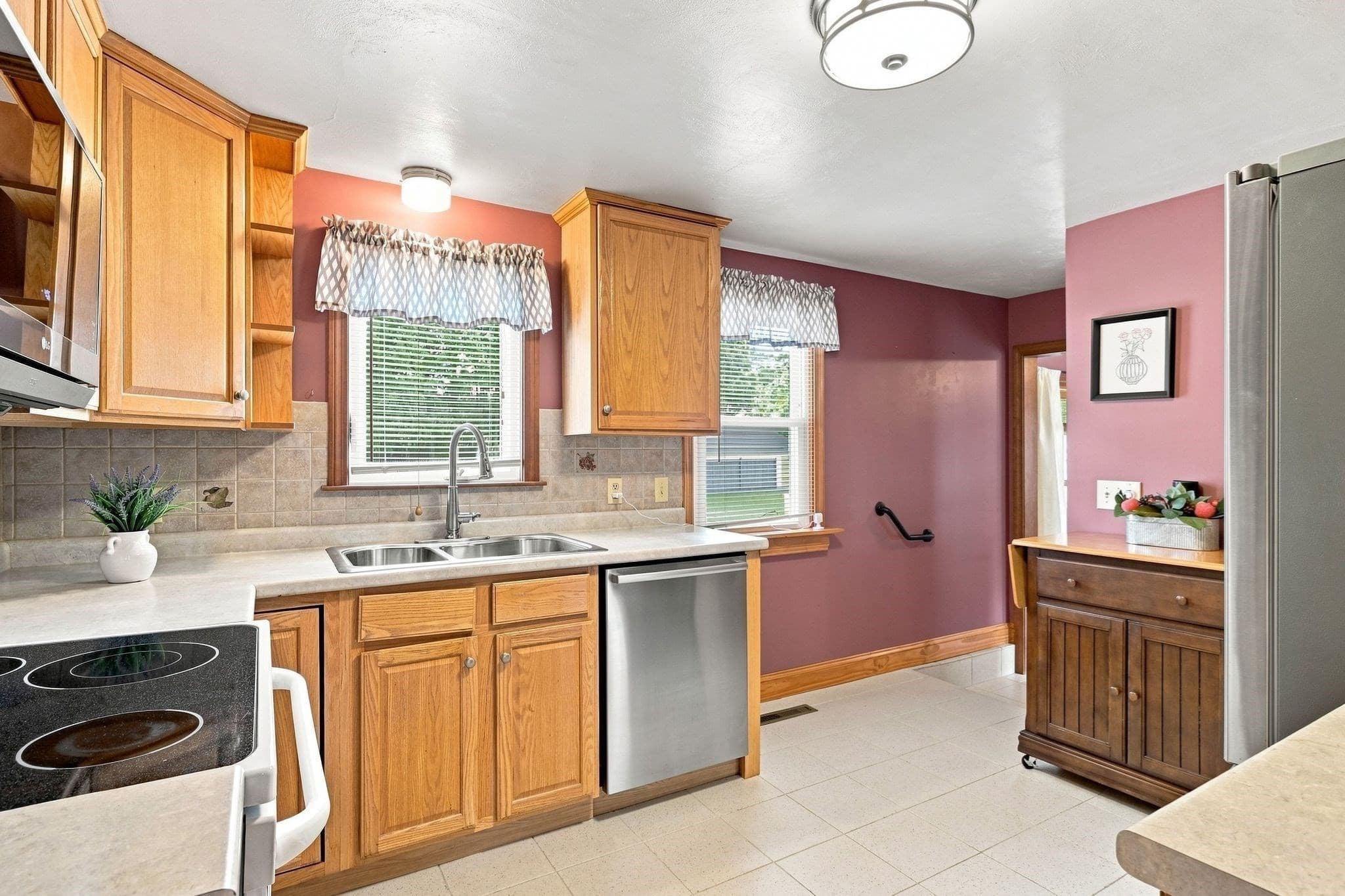 Single Family Residence at 172 Birch Bluffs Dr, Westfield MA 01085, Westfield, photo 9 of 42