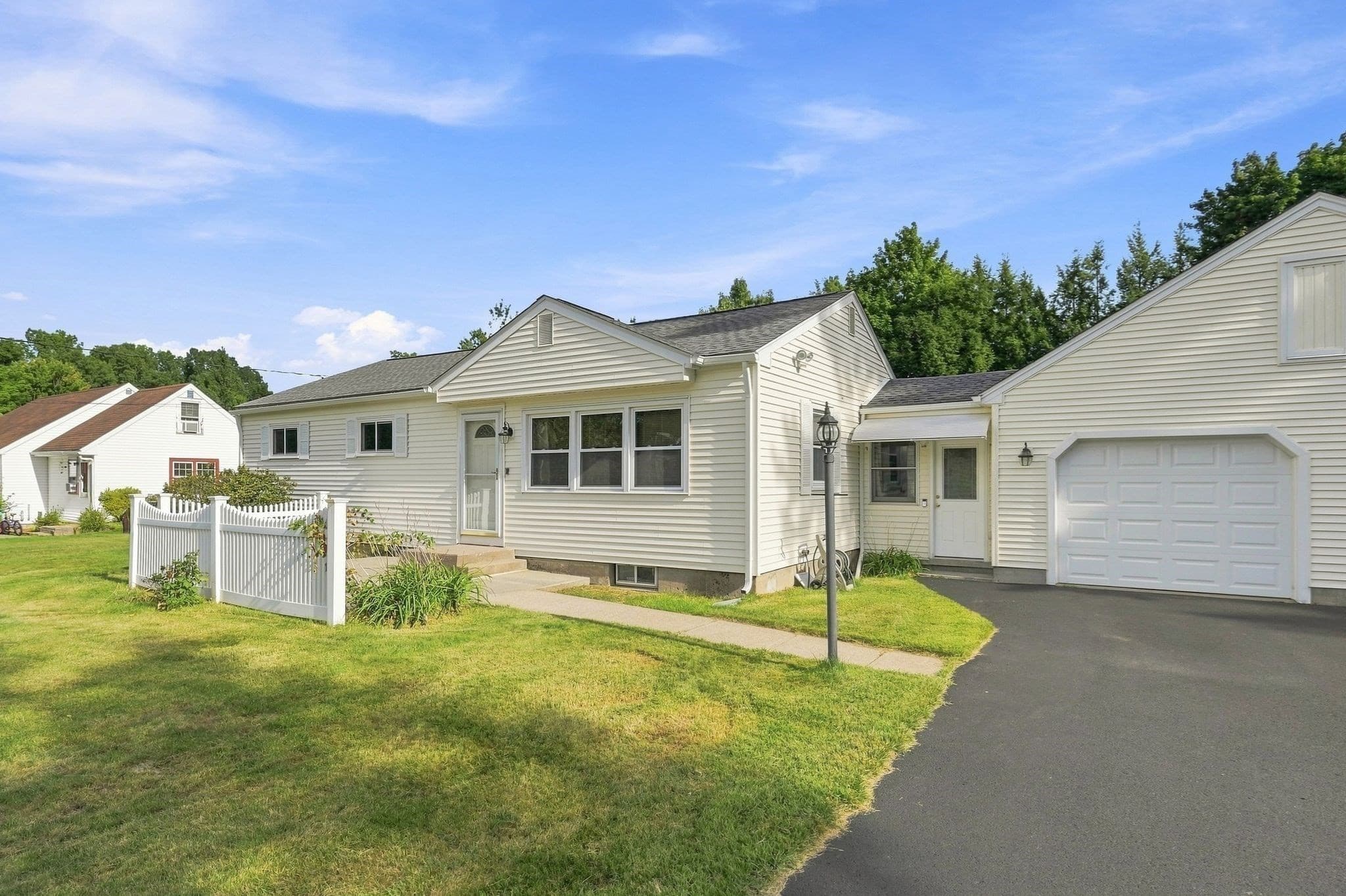 Single Family Residence at 172 Birch Bluffs Dr, Westfield MA 01085, Westfield, photo 37 of 42