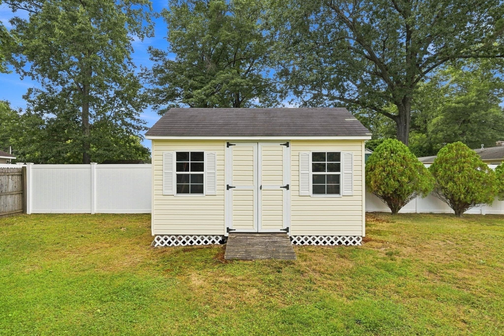 Single Family Residence at 172 Birch Bluffs Dr, Westfield MA 01085, Westfield, photo 40 of 42