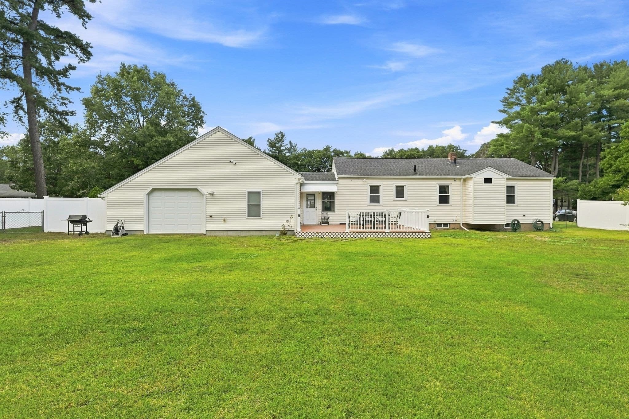 Single Family Residence at 172 Birch Bluffs Dr, Westfield MA 01085, Westfield, photo 4 of 42